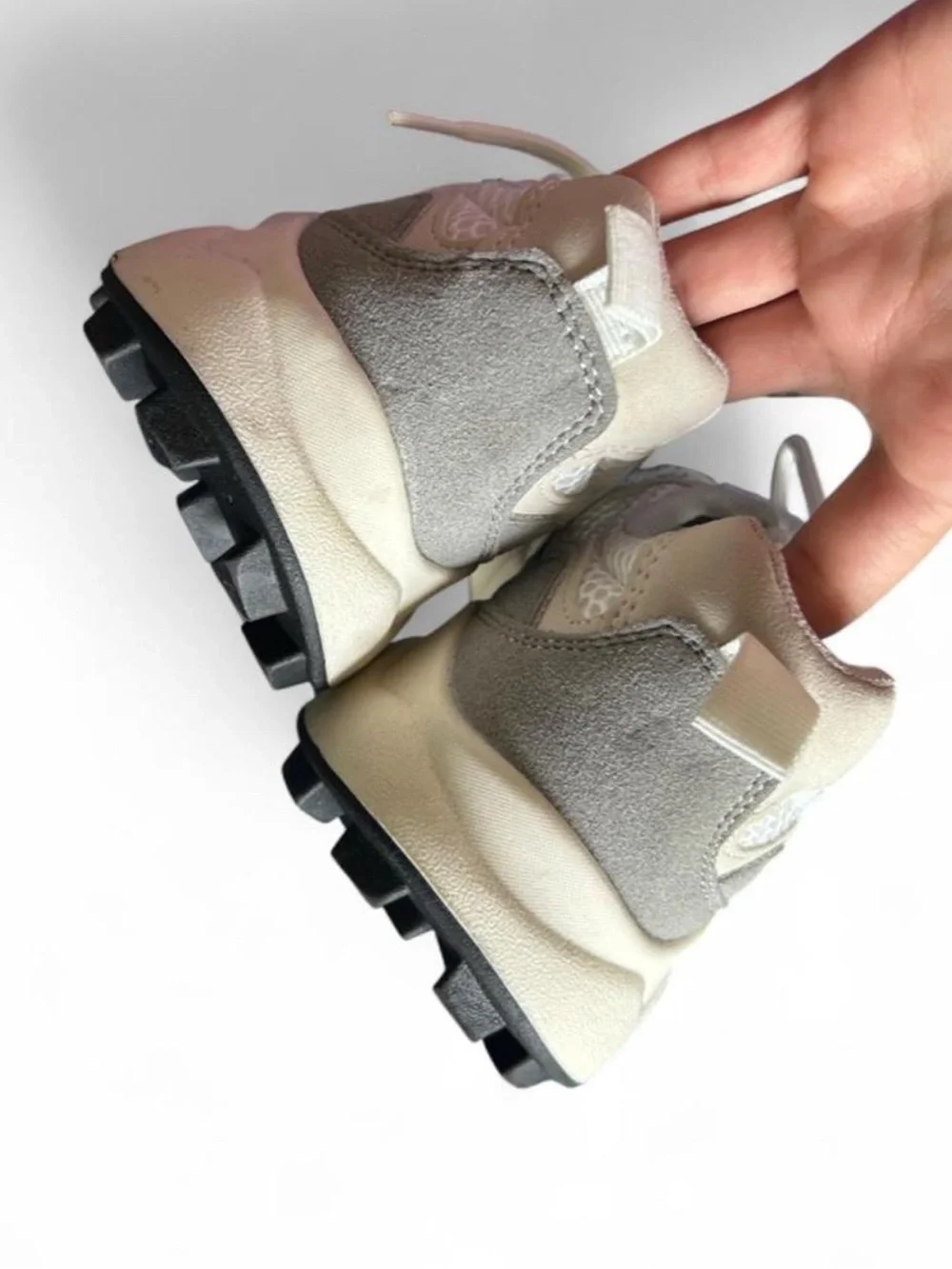 LOFT Versa Women's Neutral White and Gray Chunky Trainer Sneakers